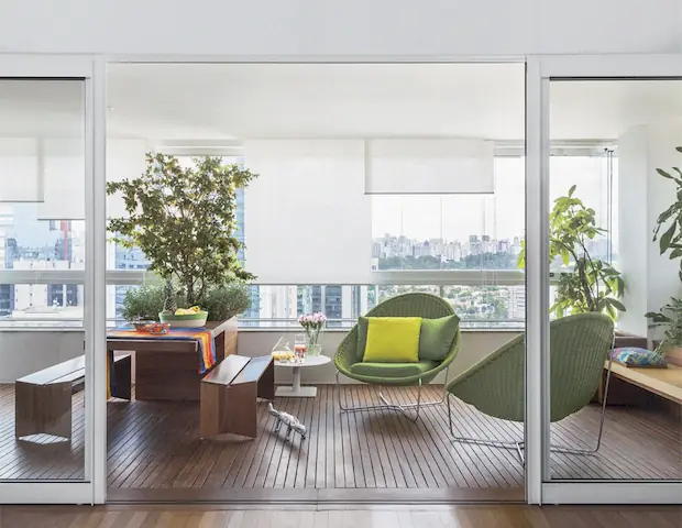 Cerramiento moderno en vivienda