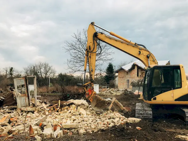 Demolición controlada de edificio