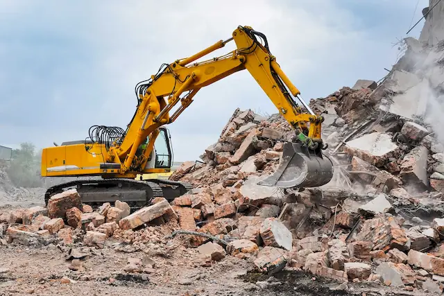 Retirada de escombros y limpieza de obra